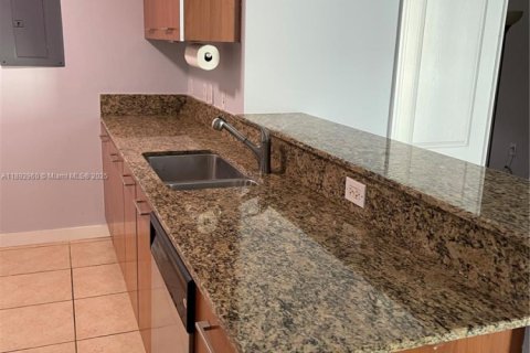 Copropriété à louer à Miami, Floride: 2 chambres, 136.29 m2 № 1945460 - photo 5