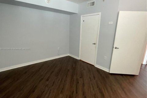 Copropriété à louer à Miami, Floride: 2 chambres, 136.29 m2 № 1945460 - photo 16