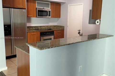 Copropriété à louer à Miami, Floride: 2 chambres, 136.29 m2 № 1945460 - photo 4