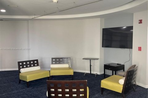 Copropriété à louer à Miami, Floride: 2 chambres, 136.29 m2 № 1945460 - photo 23