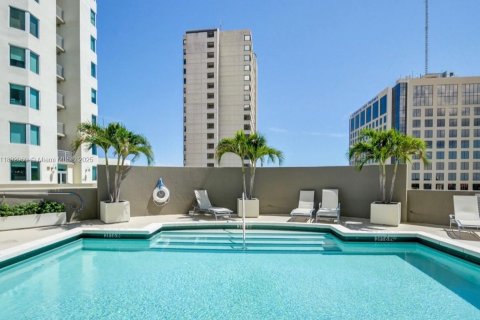Copropriété à louer à Miami, Floride: 2 chambres, 136.29 m2 № 1945460 - photo 3