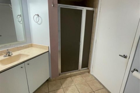 Copropriété à louer à Miami, Floride: 2 chambres, 136.29 m2 № 1945460 - photo 18
