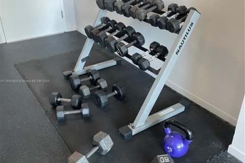 Copropriété à louer à Miami, Floride: 2 chambres, 136.29 m2 № 1945460 - photo 25