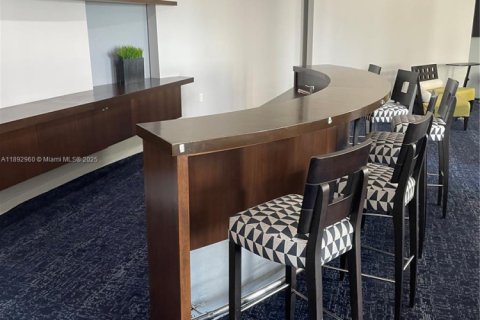 Copropriété à louer à Miami, Floride: 2 chambres, 136.29 m2 № 1945460 - photo 21