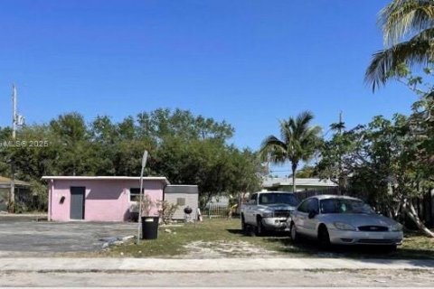 Commercial property in Hollywood, Florida № 2018382 - photo 14