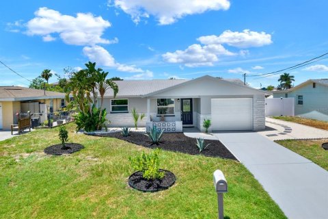 Casa en venta en Hudson, Florida, 2 dormitorios, 97.55 m2 № 1843370 - foto 1