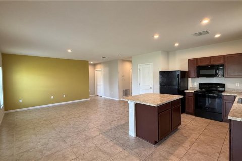 House in Winter Haven, Florida 3 bedrooms, 120.96 sq.m. № 1841778 - photo 15