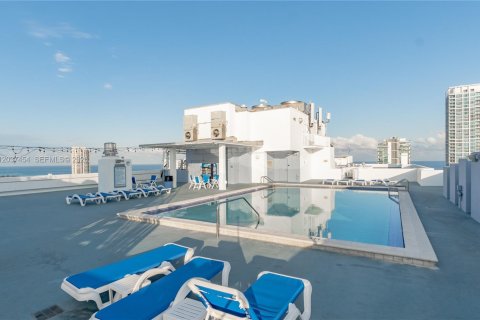 Copropriété à vendre à Miami Beach, Floride: 2 chambres, 119.57 m2 № 2245160 - photo 17