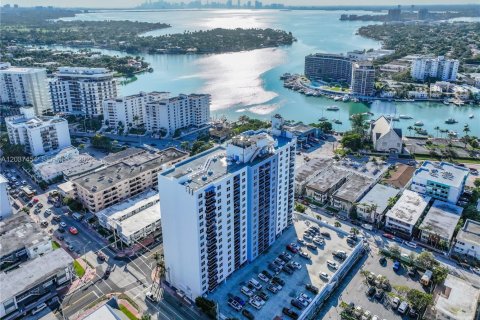 Copropriété à vendre à Miami Beach, Floride: 2 chambres, 119.57 m2 № 2245160 - photo 3