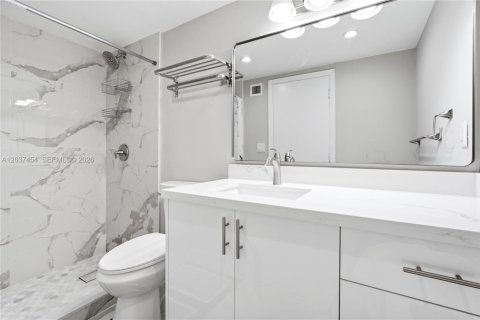 Copropriété à vendre à Miami Beach, Floride: 2 chambres, 119.57 m2 № 2245160 - photo 13