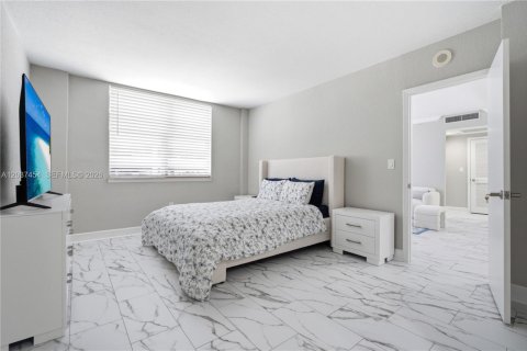 Copropriété à vendre à Miami Beach, Floride: 2 chambres, 119.57 m2 № 2245160 - photo 11