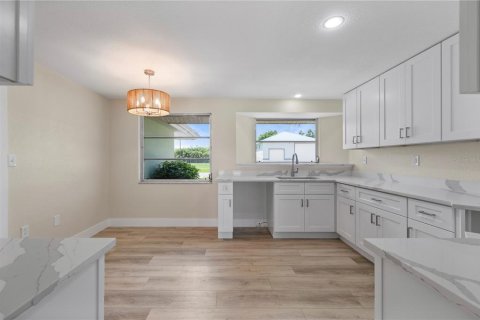 Villa ou maison à vendre à Port Charlotte, Floride: 3 chambres, 184.13 m2 № 1851467 - photo 22