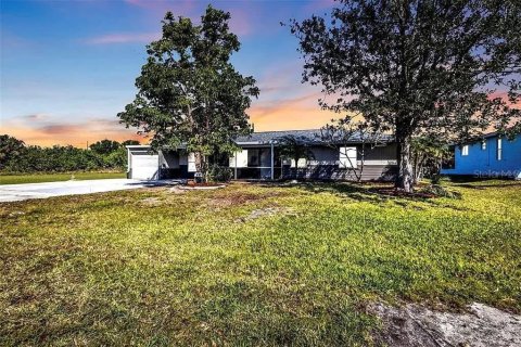 House in Punta Gorda, Florida 3 bedrooms, 115.94 sq.m. № 1914285 - photo 1