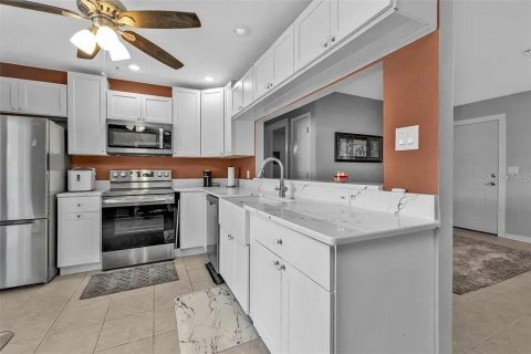 House in Punta Gorda, Florida 3 bedrooms, 115.94 sq.m. № 1914285 - photo 8