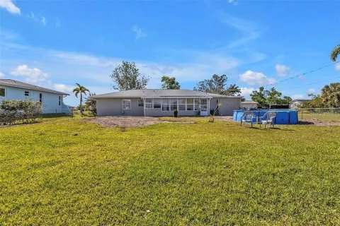 House in Punta Gorda, Florida 3 bedrooms, 115.94 sq.m. № 1914285 - photo 24