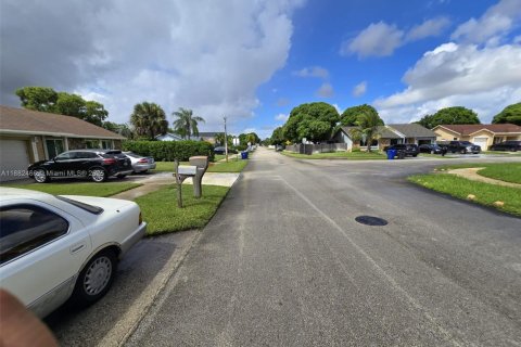 Casa en venta en North Lauderdale, Florida, 2 dormitorios, 135.17 m2 № 1928587 - foto 30