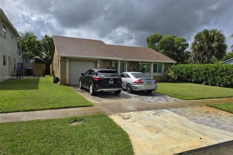 Casa en venta en North Lauderdale, Florida, 2 dormitorios, 135.17 m2 № 1928587 - foto 3