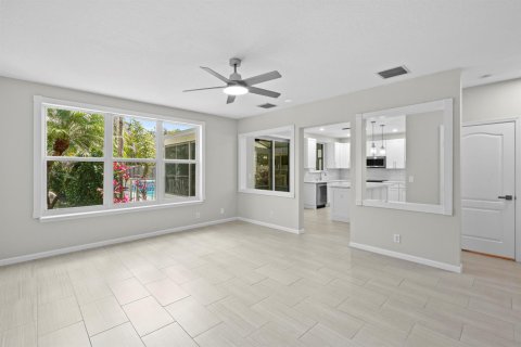 Casa en venta en Palm City, Florida, 4 dormitorios, 218.6 m2 № 2087458 - foto 22