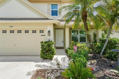Casa en venta en Palm City, Florida, 4 dormitorios, 218.6 m2 № 2087458 - foto 2
