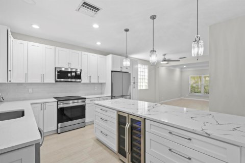 Casa en venta en Palm City, Florida, 4 dormitorios, 218.6 m2 № 2087458 - foto 18