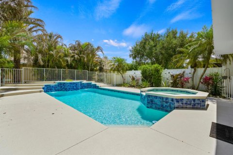 Casa en venta en Palm City, Florida, 4 dormitorios, 218.6 m2 № 2087458 - foto 3