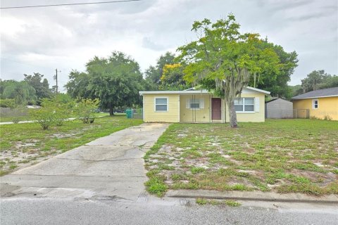 Casa en venta en Eustis, Florida, 3 dormitorios, 124.02 m2 № 1915381 - foto 1