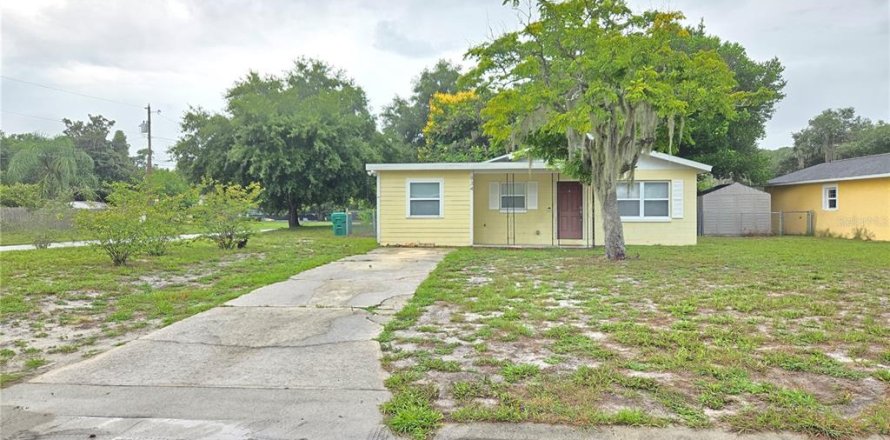 Villa ou maison à Eustis, Floride 3 chambres, 124.02 m2 № 1915381