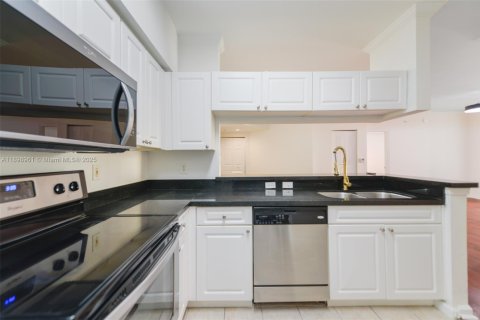 Condominio en venta en Sunny Isles Beach, Florida, 2 dormitorios, 95.13 m2 № 1951018 - foto 16