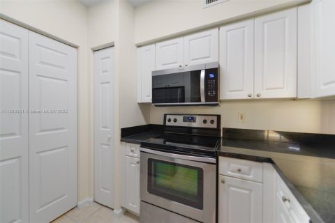 Condominio en venta en Sunny Isles Beach, Florida, 2 dormitorios, 95.13 m2 № 1951018 - foto 15