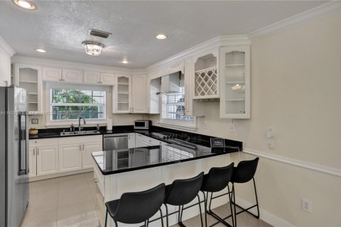House in Southwest Ranches, Florida 3 bedrooms, 166.85 sq.m. № 1691220 - photo 5