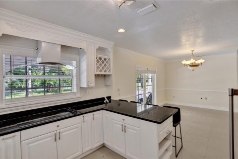 House in Southwest Ranches, Florida 3 bedrooms, 166.85 sq.m. № 1691220 - photo 7