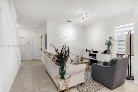 Adosado en venta en Homestead, Florida, 3 dormitorios, 123.37 m2 № 2432046 - foto 7