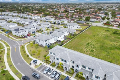 Adosado en venta en Homestead, Florida, 3 dormitorios, 123.37 m2 № 2432046 - foto 30