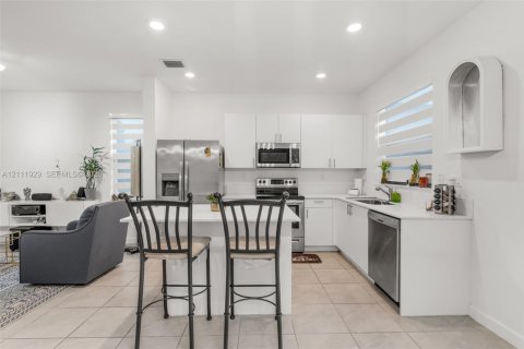 Adosado en venta en Homestead, Florida, 3 dormitorios, 123.37 m2 № 2432046 - foto 9