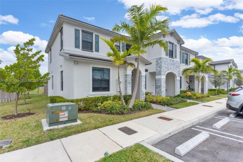 Adosado en Homestead, Florida 3 dormitorios, 123.37 m2 № 2432046