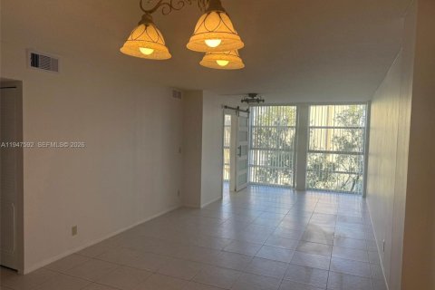 Copropriété à louer à Hallandale Beach, Floride: 2 chambres, 85.84 m2 № 2003794 - photo 4