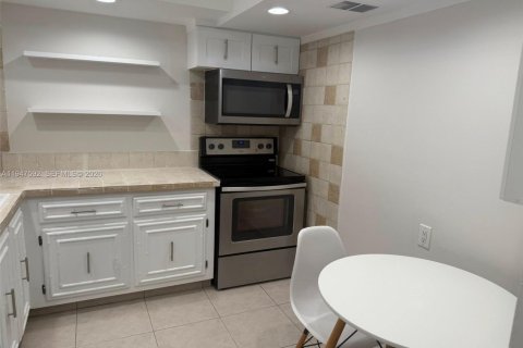 Copropriété à louer à Hallandale Beach, Floride: 2 chambres, 85.84 m2 № 2003794 - photo 5