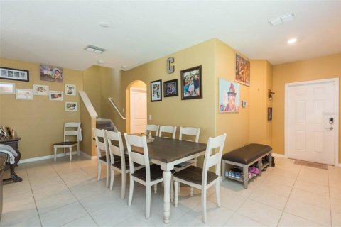 Casa en venta en Zephyrhills, Florida, 4 dormitorios, 192.59 m2 № 1844668 - foto 5