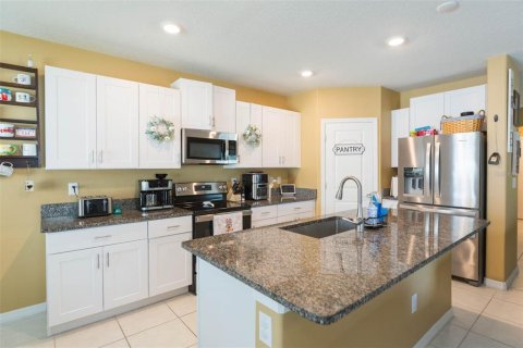 Casa en venta en Zephyrhills, Florida, 4 dormitorios, 192.59 m2 № 1844668 - foto 14