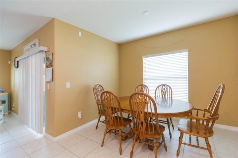 Casa en venta en Zephyrhills, Florida, 4 dormitorios, 192.59 m2 № 1844668 - foto 18