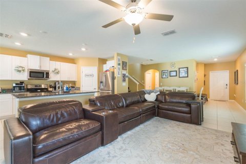 Casa en venta en Zephyrhills, Florida, 4 dormitorios, 192.59 m2 № 1844668 - foto 11