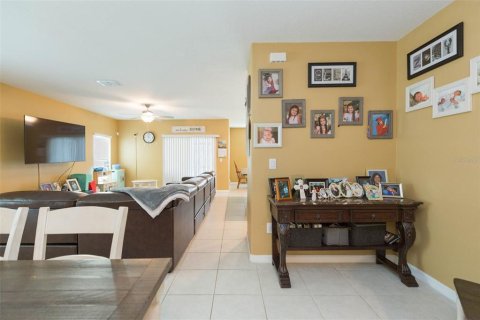 Casa en venta en Zephyrhills, Florida, 4 dormitorios, 192.59 m2 № 1844668 - foto 7