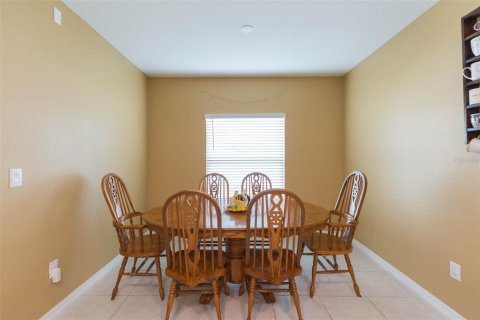 Casa en venta en Zephyrhills, Florida, 4 dormitorios, 192.59 m2 № 1844668 - foto 17