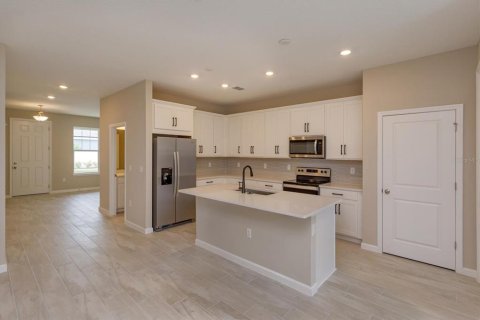 Townhouse in Winter Garden, Florida 3 bedrooms, 159.33 sq.m. № 1856443 - photo 7