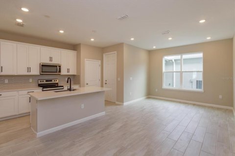 Townhouse in Winter Garden, Florida 3 bedrooms, 159.33 sq.m. № 1856443 - photo 11
