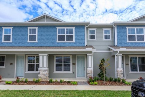 Townhouse in Winter Garden, Florida 3 bedrooms, 159.33 sq.m. № 1856443 - photo 1