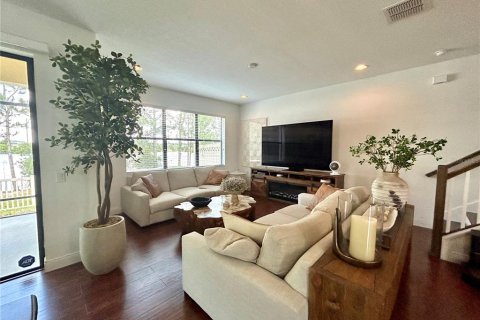 Townhouse in Tampa, Florida 4 bedrooms, 204.38 sq.m. № 1912234 - photo 6