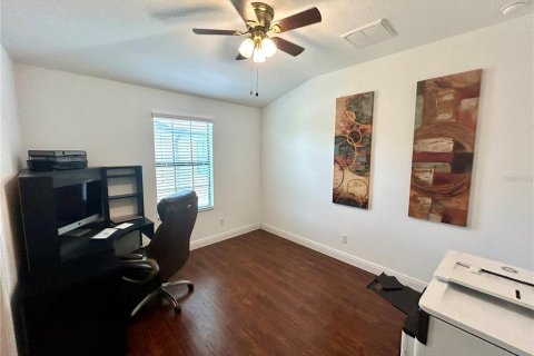 Townhouse in Tampa, Florida 4 bedrooms, 204.38 sq.m. № 1912234 - photo 20