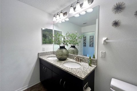 Townhouse in Tampa, Florida 4 bedrooms, 204.38 sq.m. № 1912234 - photo 26