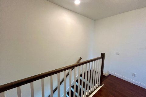 Townhouse in Tampa, Florida 4 bedrooms, 204.38 sq.m. № 1912234 - photo 13